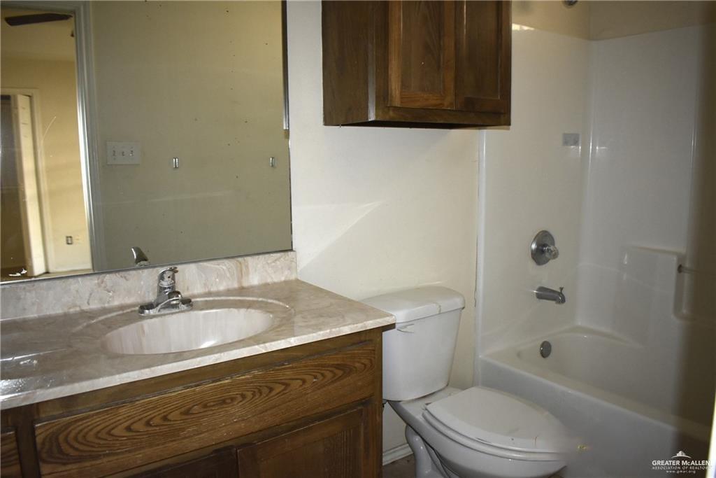 Photo 16 of 306 Albatross Avenue