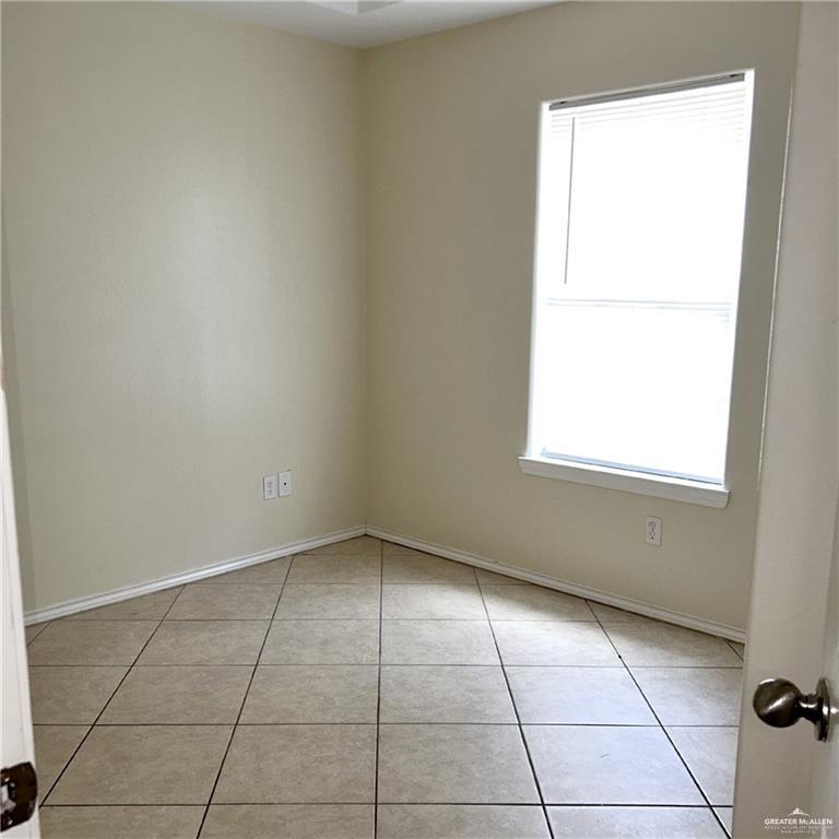 Photo 6 of 306 Albatross Avenue