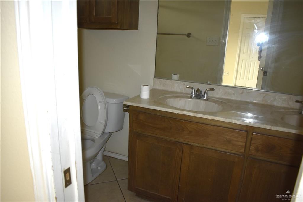 Photo 7 of 306 Albatross Avenue
