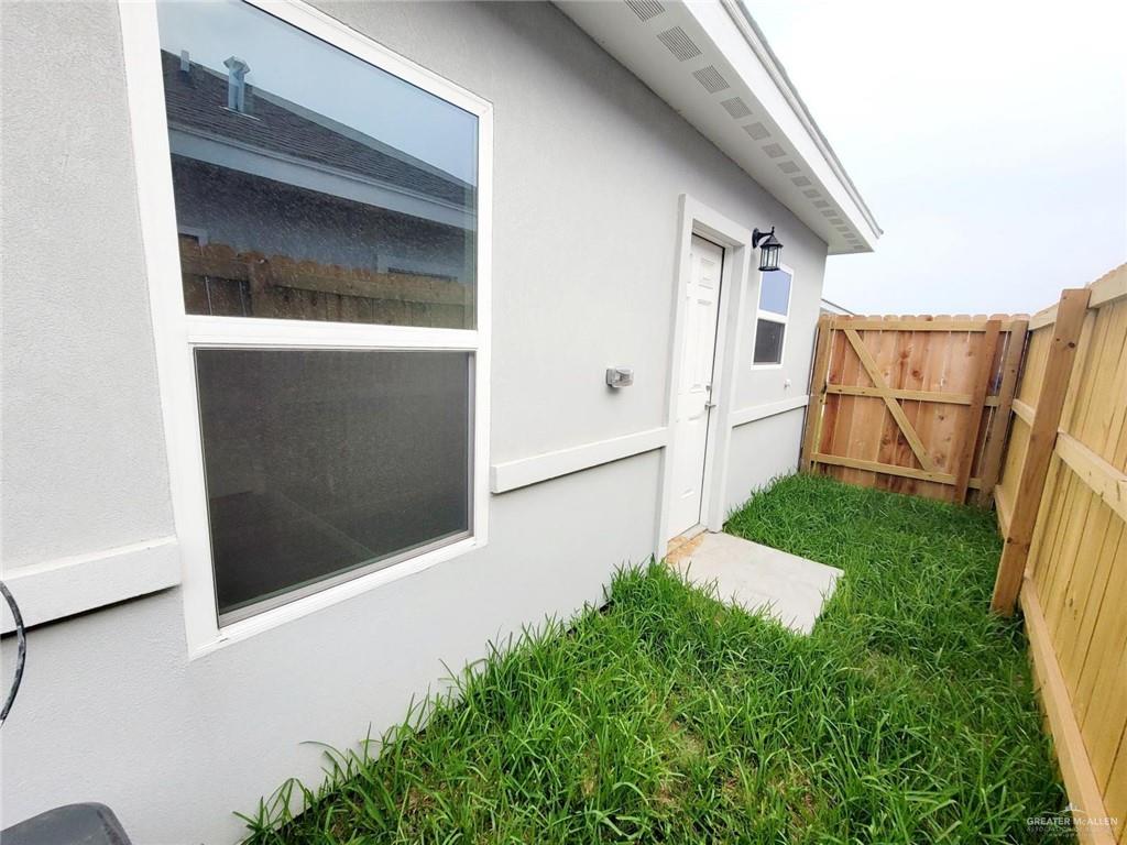 Photo 5 of 1809 Davenport Street #1