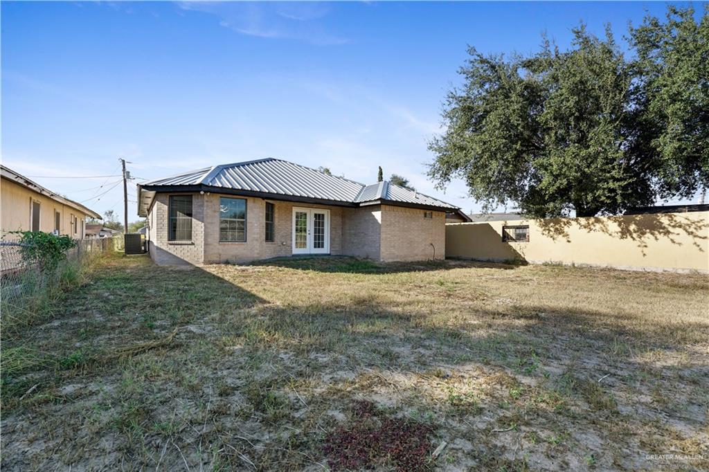 Photo 16 of 312 Dallas Street