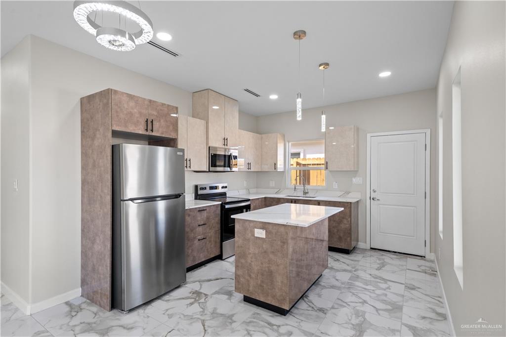 Photo 7 of 409 Onyx Avenue #2
