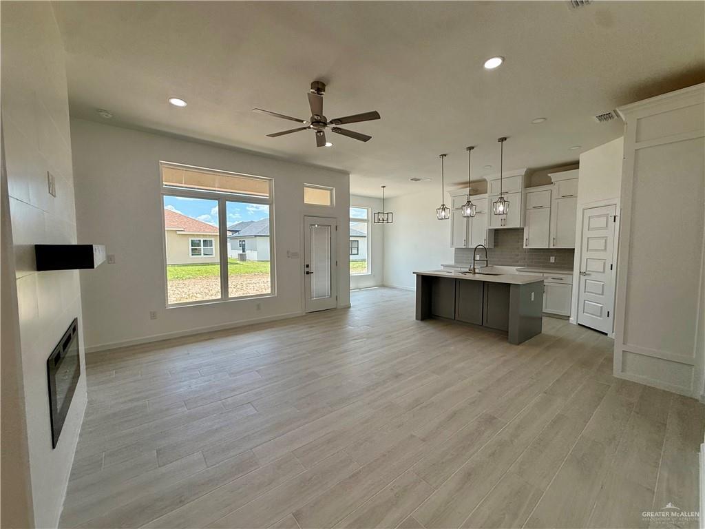 Photo 4 of 5813 Luz Del Sol Street