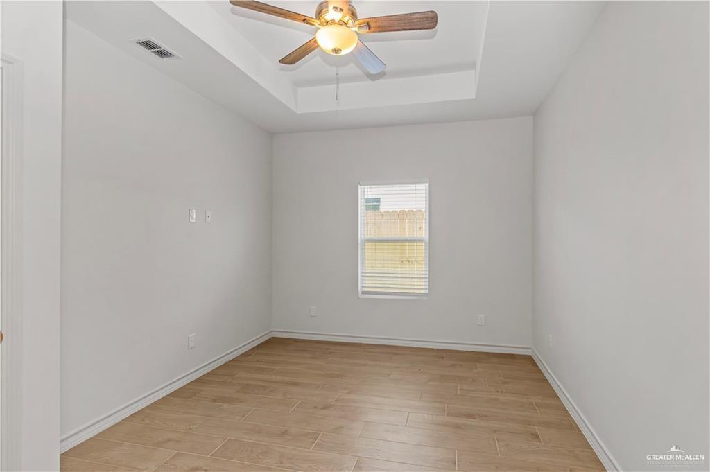 Photo 7 of 215 Diamond Avenue