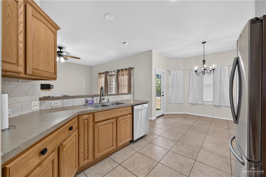 Photo 6 of 2515 Dove Avenue