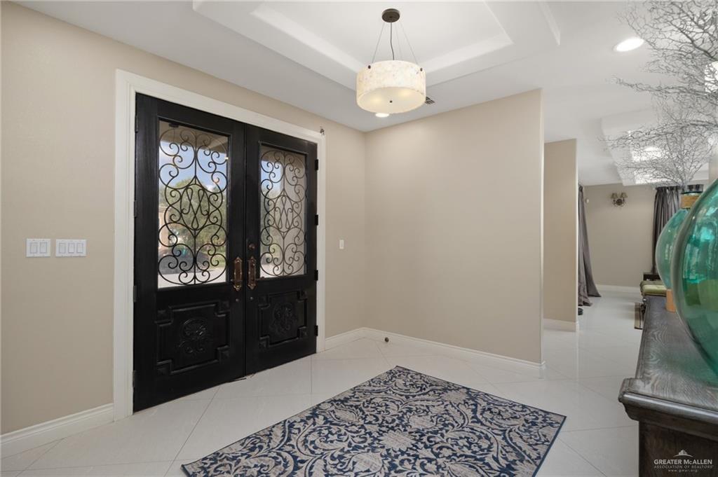 Photo 4 of 7405 Lago Escondido Drive