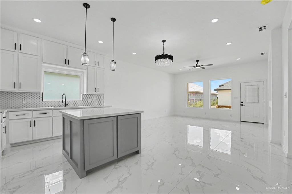 Photo 4 of 5805 Gira Del Sol Street