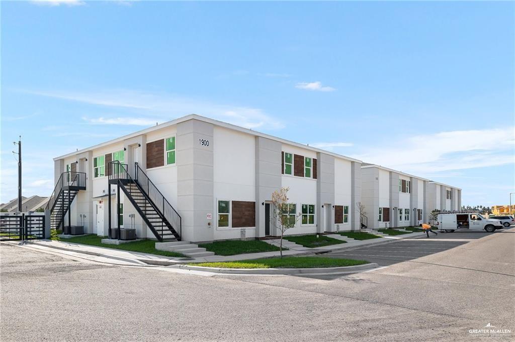 Photo 1 of 901 Yuma Avenue #101, McAllen