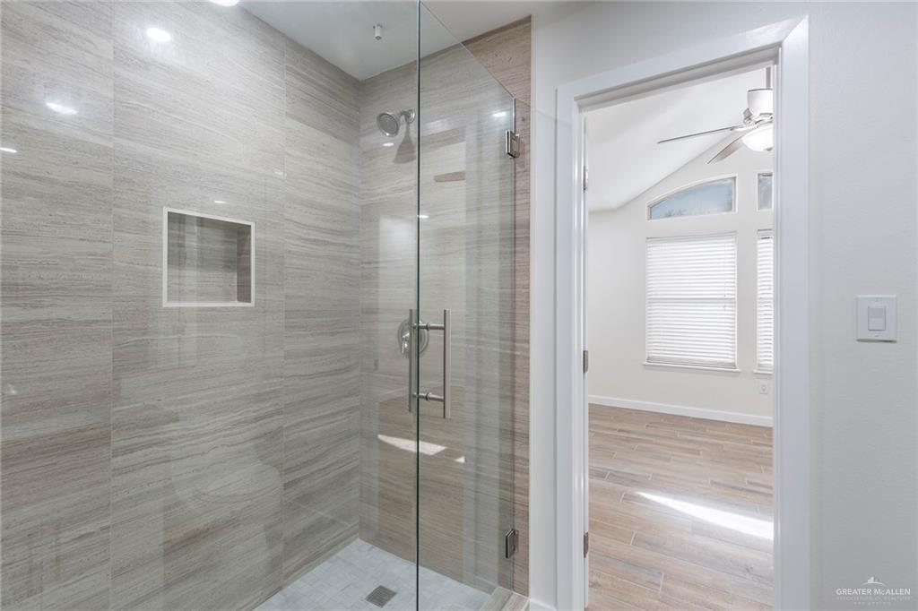 Photo 10 of 4207 San Daniel Street