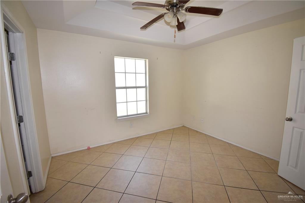 Photo 14 of 207 Albatross Avenue
