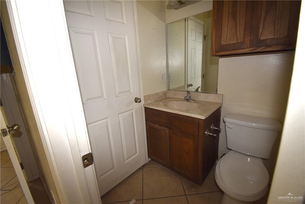 Photo 15 of 207 Albatross Avenue