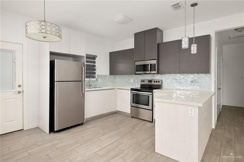 Photo 6 of 907 Carmel Avenue #1