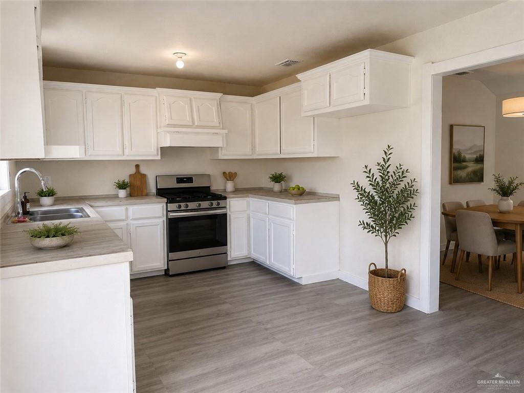 Photo 10 of 2708 Florencia Avenue