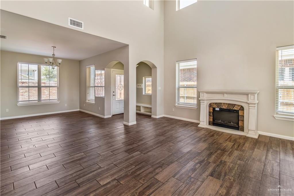 Photo 3 of 5217 Lost Creek Lane