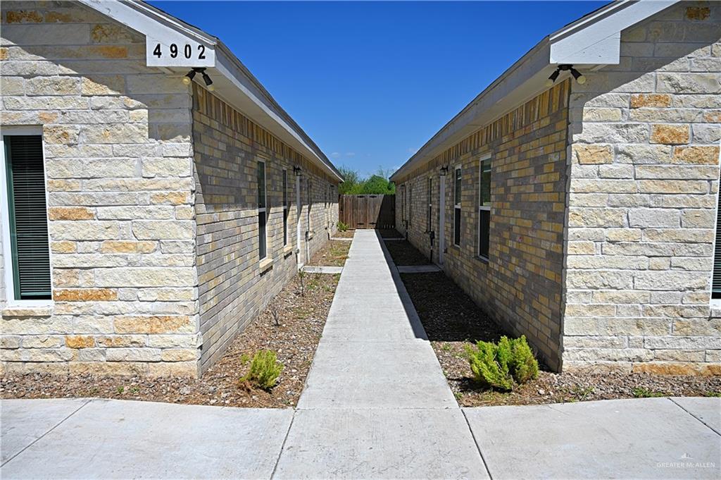 Photo 16 of 4902 Hiawatha Drive