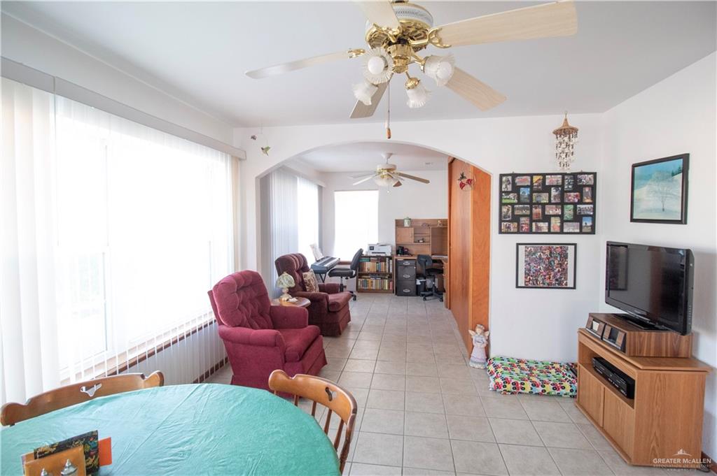 Photo 7 of 404 Scorpio Street