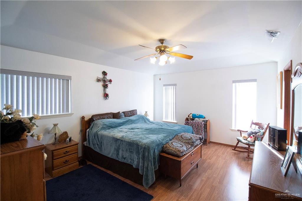 Photo 8 of 404 Scorpio Street