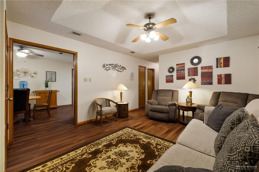 Photo 5 of 1901 Reagan Street