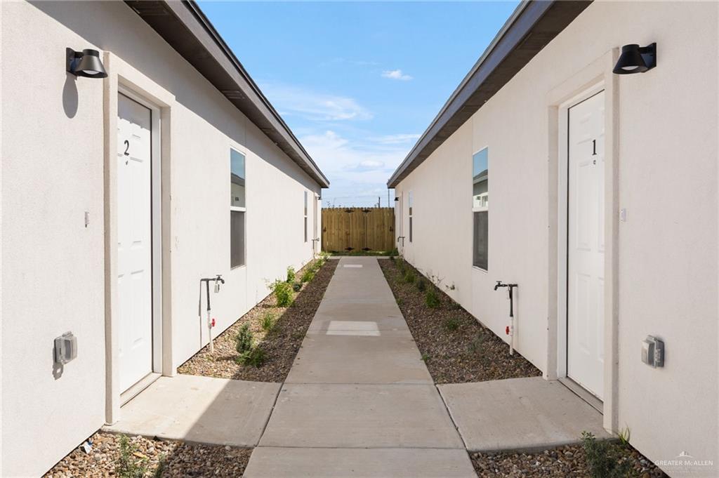 Photo 3 of 1212 Aryana Avenue #4