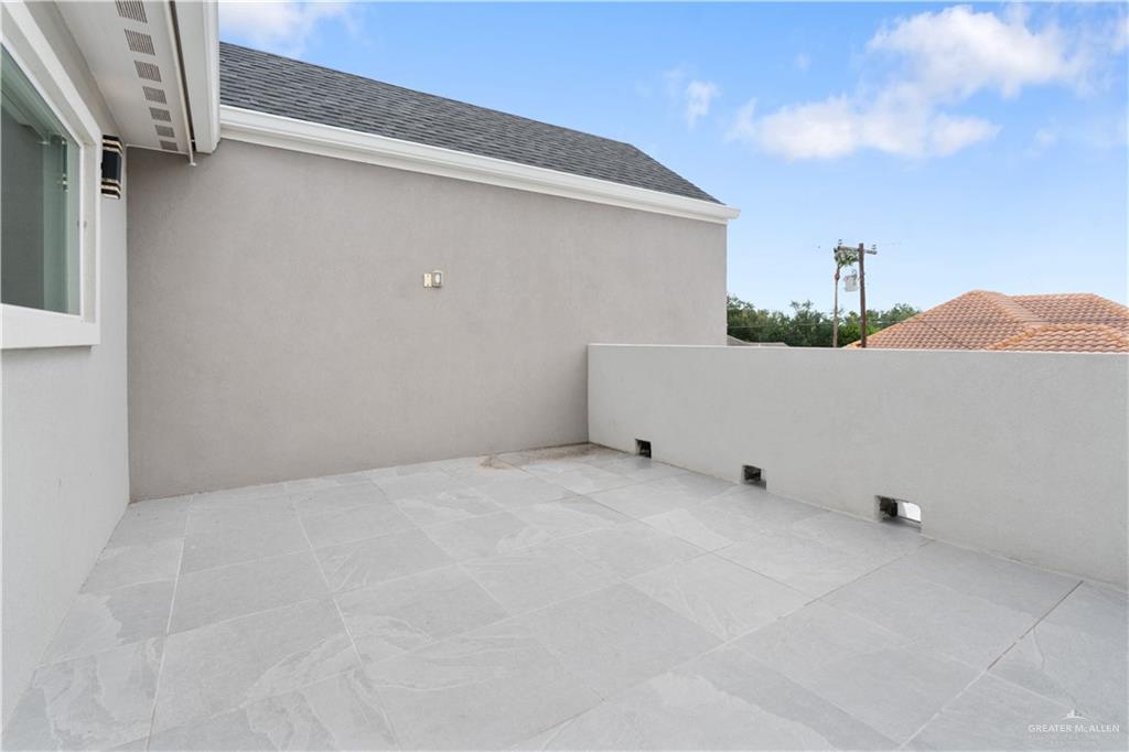 Photo 10 of 702 Seminole Avenue