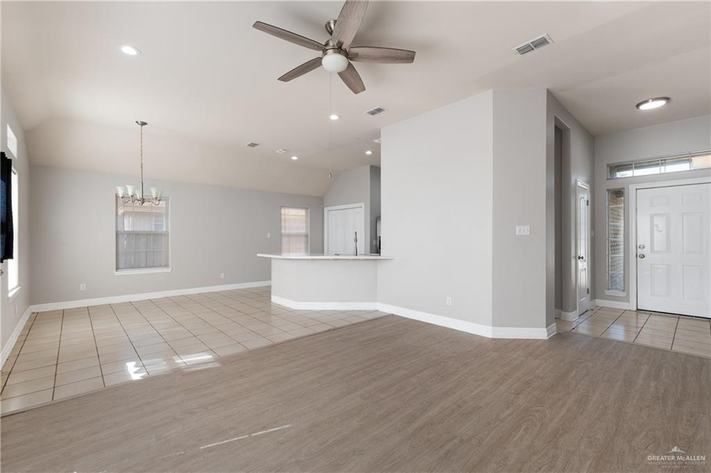 Photo 4 of 4605 Hackberry Avenue