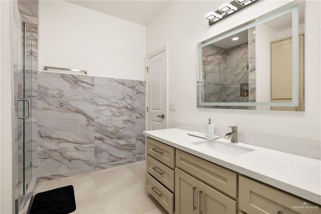 Photo 11 of 6000 Rayo Del Sol Street