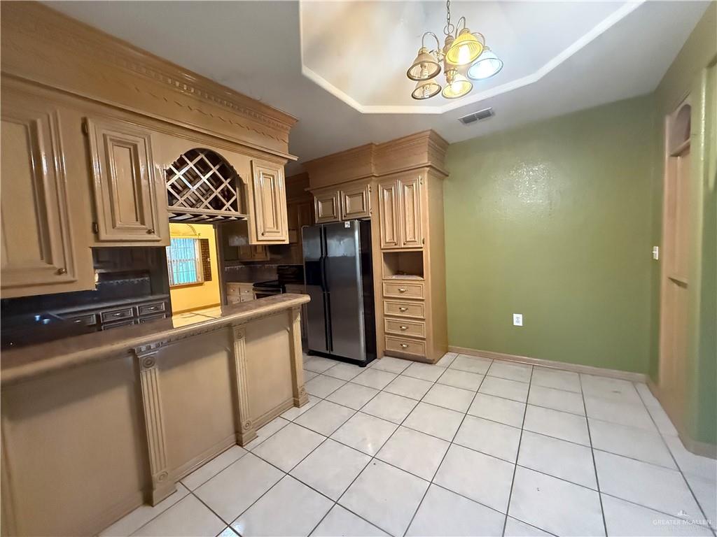 Photo 5 of 2100 Flor Lane