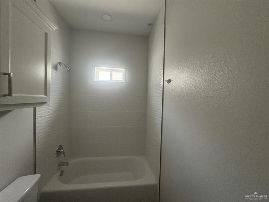 Photo 13 of 806 Linda Street #3