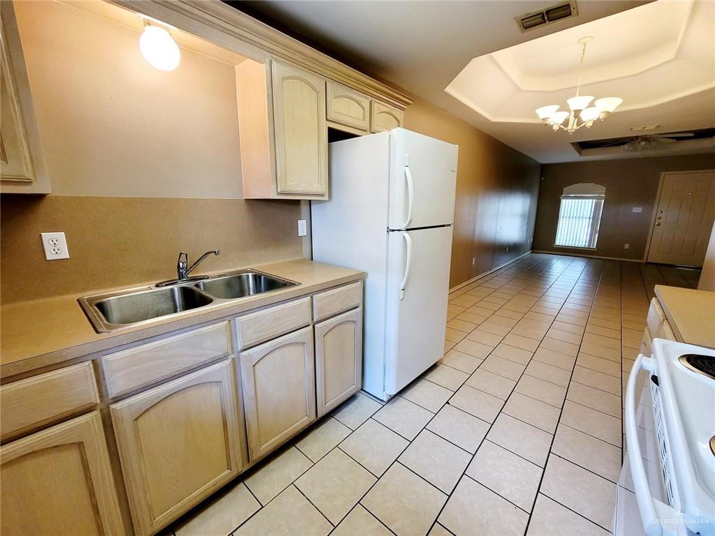 Photo 6 of 2402 Tahiti Drive #7