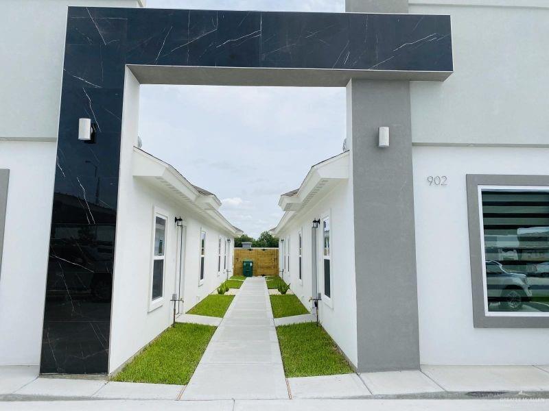 Photo 3 of 909 Carmel Avenue #2