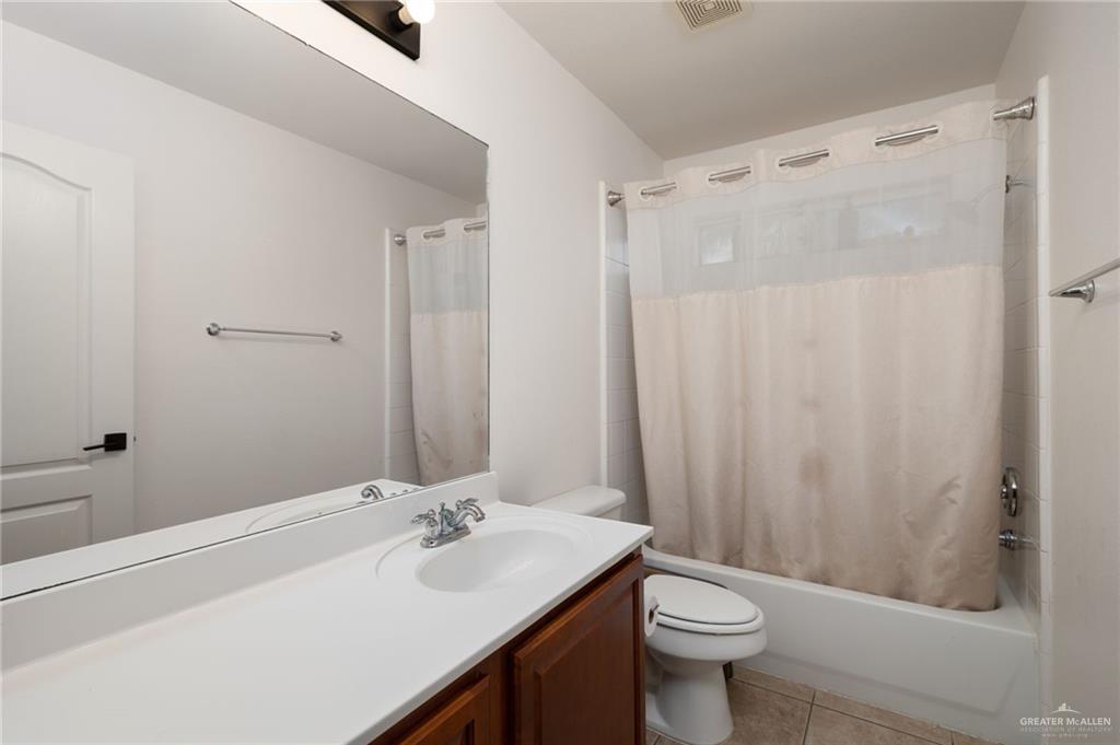 Photo 16 of 3207 San Andres Street