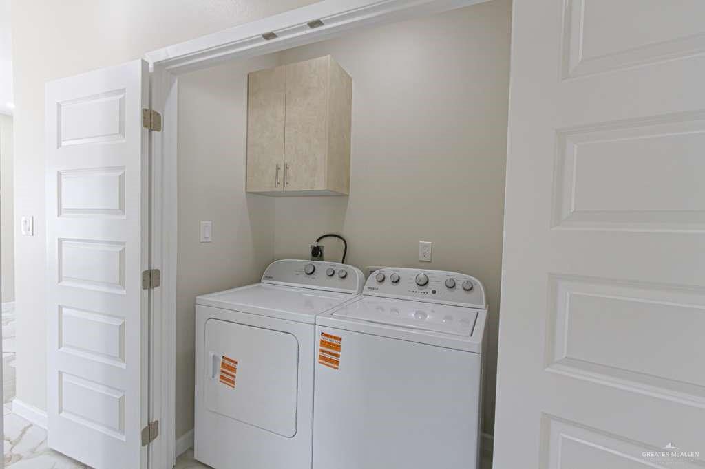 Photo 4 of 501 Emerald Avenue