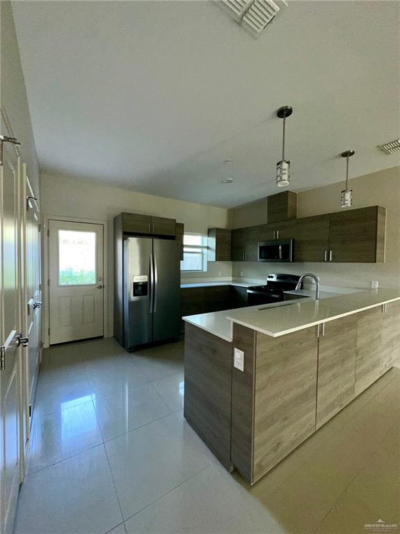 Photo 12 of 414 Newport Avenue #3