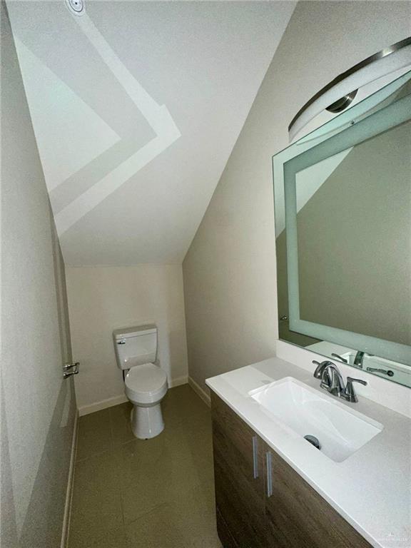 Photo 8 of 414 Newport Avenue #3