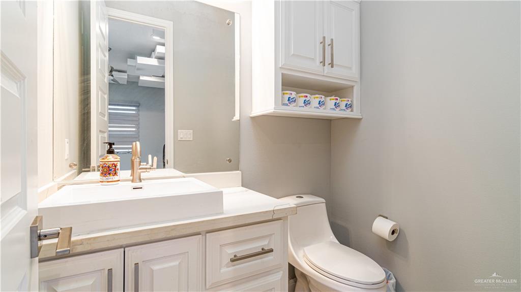 Photo 12 of 3501 Amethyst Avenue