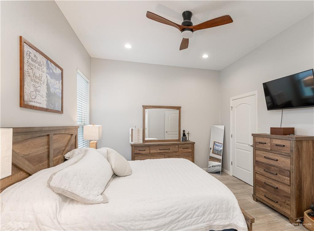 Photo 7 of 3711 Heron Way