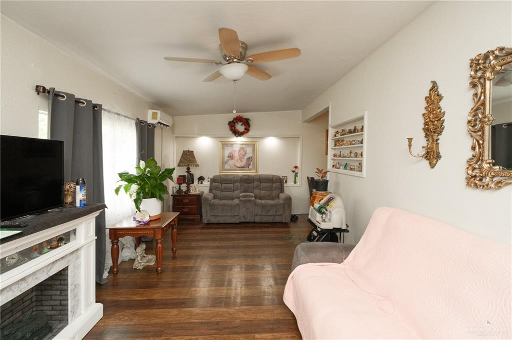 Photo 3 of 540 1st Street