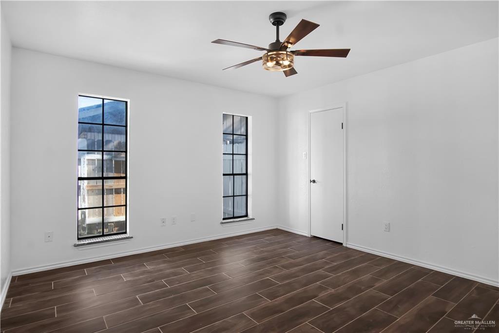 Photo 8 of 500 Kerria Avenue