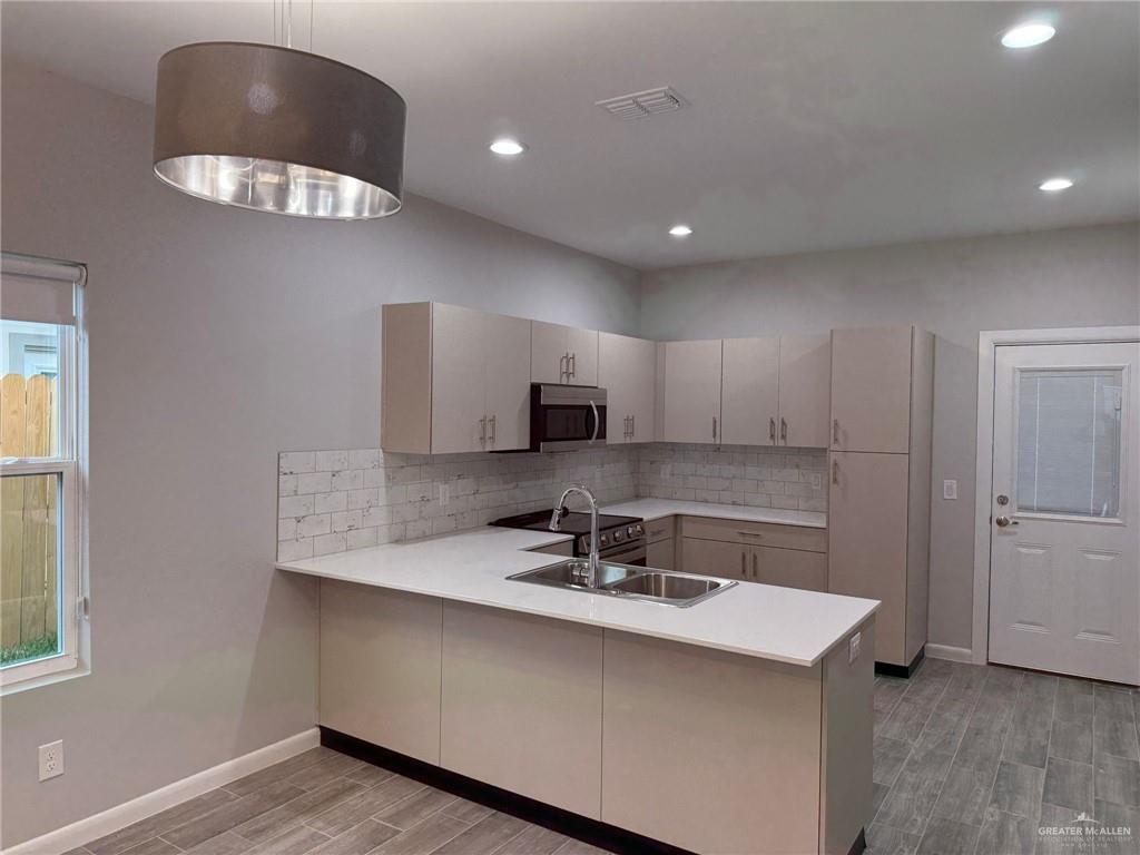 Photo 8 of 812 Dove Avenue #3