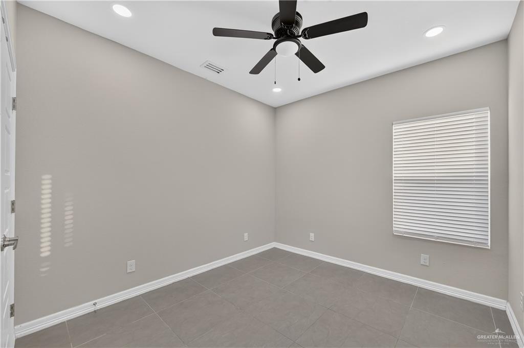 Photo 14 of 5601 Puffin Avenue