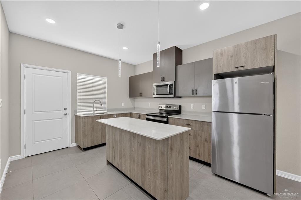 Photo 9 of 5601 Puffin Avenue
