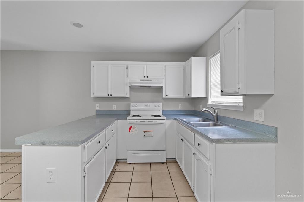 Photo 5 of 2405 Hibiscus Avenue