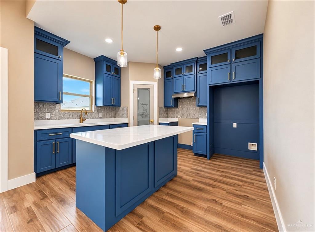 Photo 6 of 906 38th Street