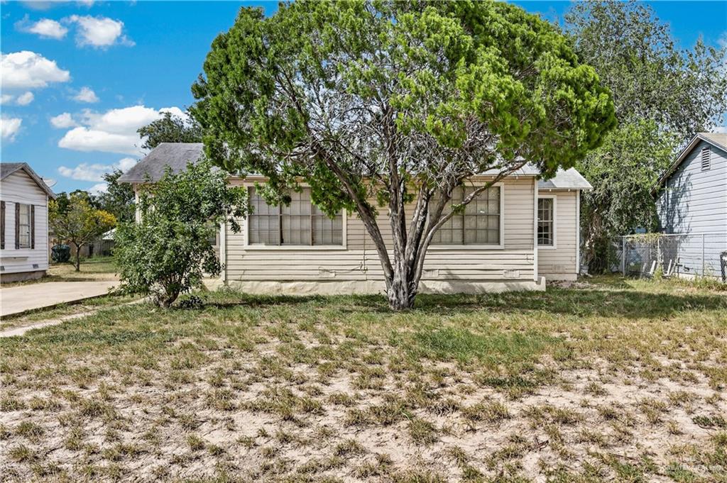 Photo 3 of 1606 Quince Avenue