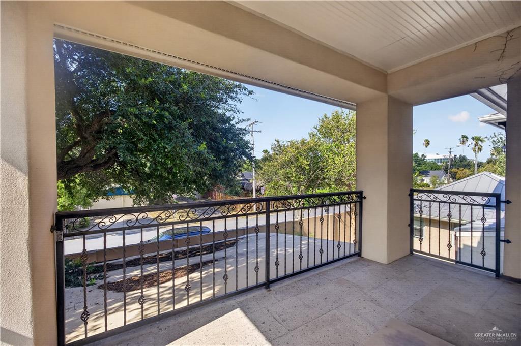 Photo 23 of 400 9th Street