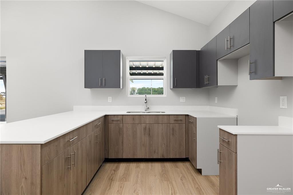 Photo 17 of 2700 Mockingbird Road #1