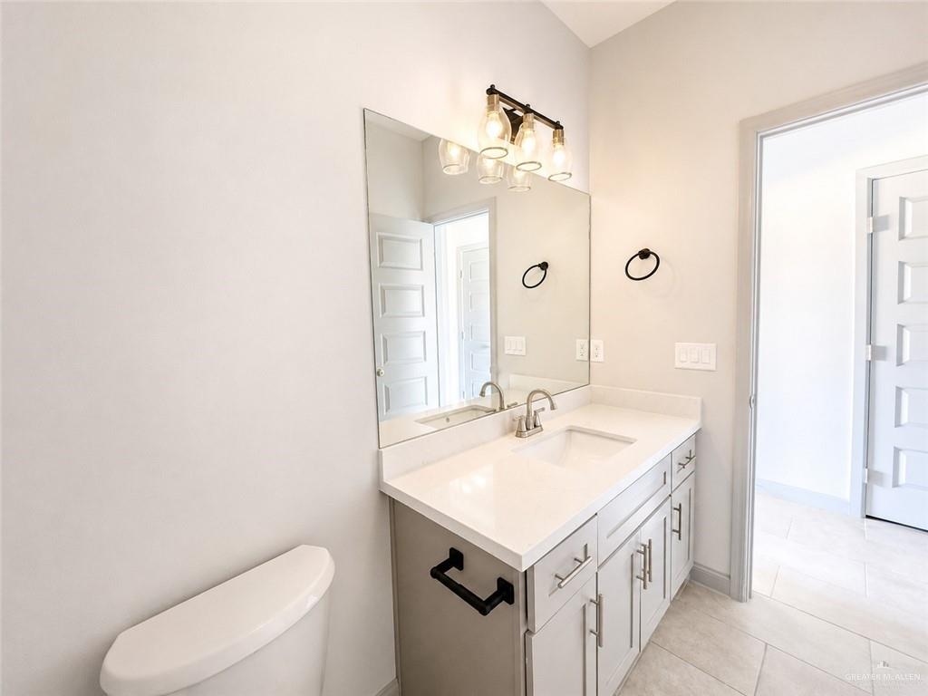 Photo 7 of 921 Jay Avenue #3