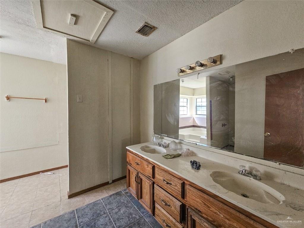 Photo 9 of 7706 Jasman Road