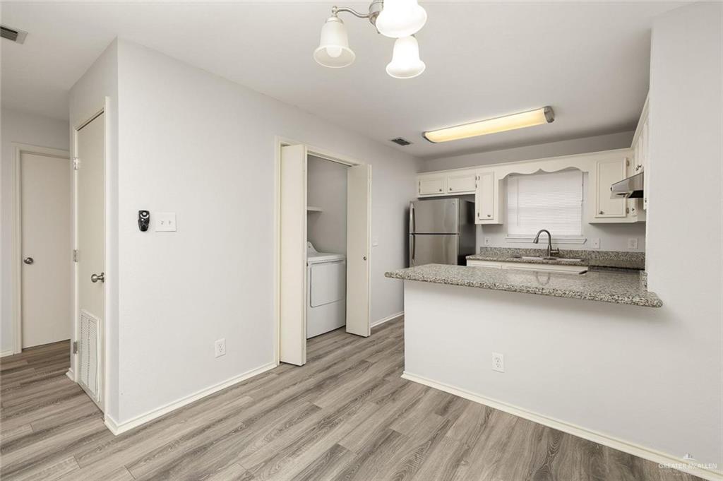 Photo 5 of 417 Ulex Avenue #1