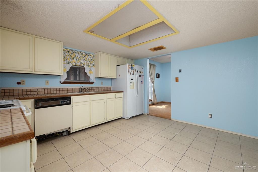Photo 6 of 422 Cancun Lane